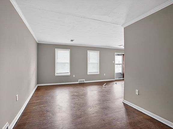 4th image of 2067 Wellons Ave