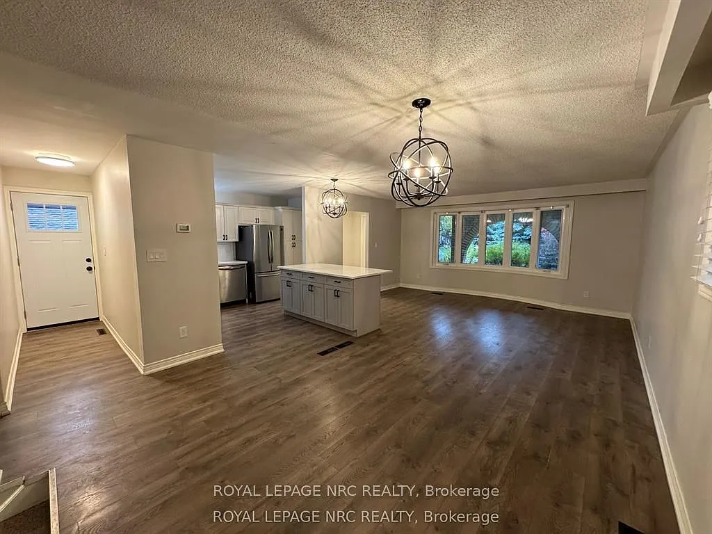 5 bed, $3,000 — Photo 3