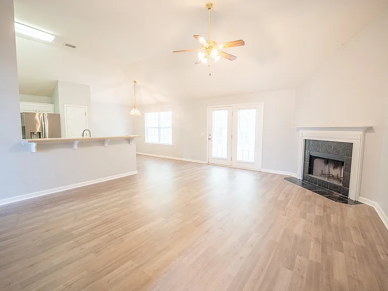 123 W Tisbury Ln — Photo 6