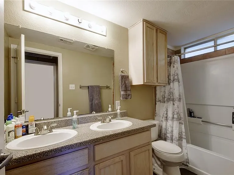 2606 Salado St #401 — Photo 18