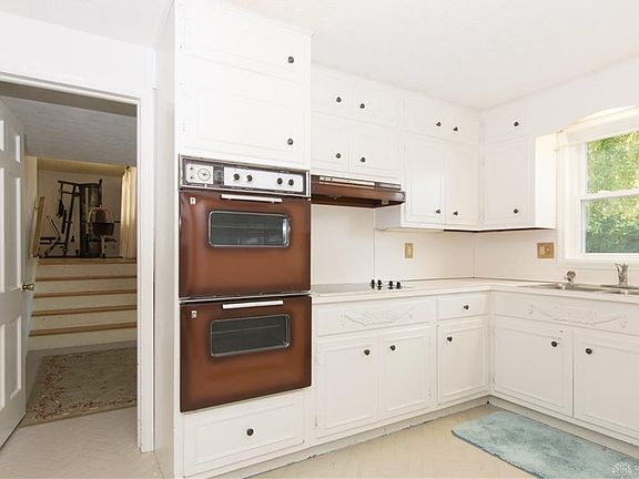 5th image of 3545 Woodgreen Dr