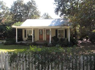 1112 Iberville Dr, Ocean Springs, MS 39564