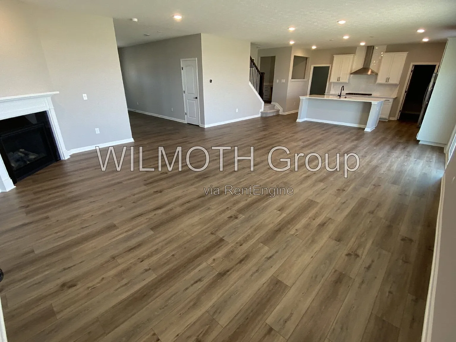 4 bed, 3.5 bath, 3300 sqft, $3,100 — Photo 3