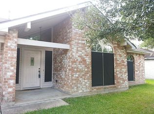 1110 Fairacres Dr, Sugar Land, TX 77498