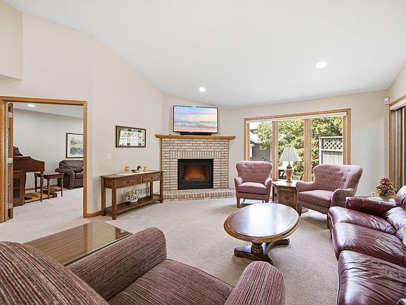 3rd image of 1264 Silverthorn Dr