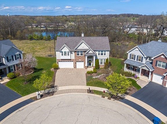 4th image of 874 Forest Glen Ct