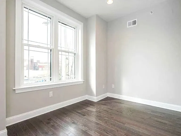 537 Morse St — Photo 14