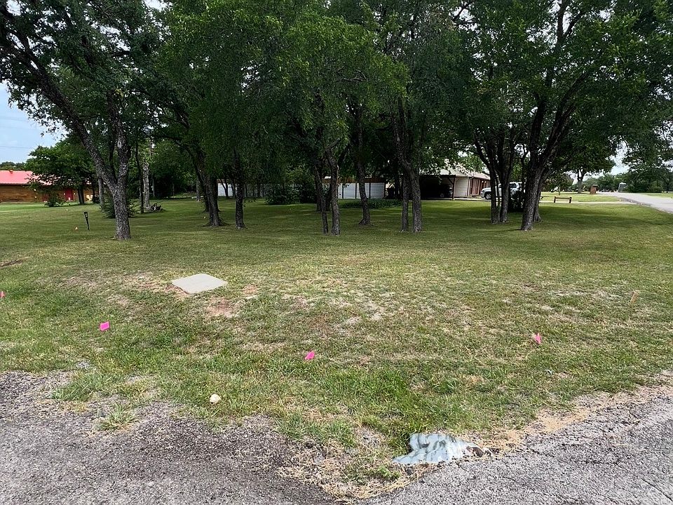 2nd image of 2909 Ridgecrest Dr