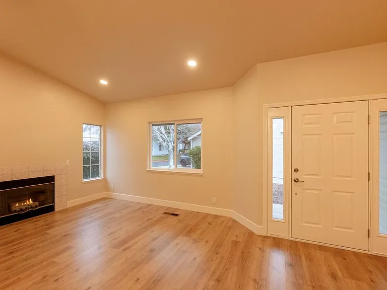 7562 Wheeldale Cir — Photo 8