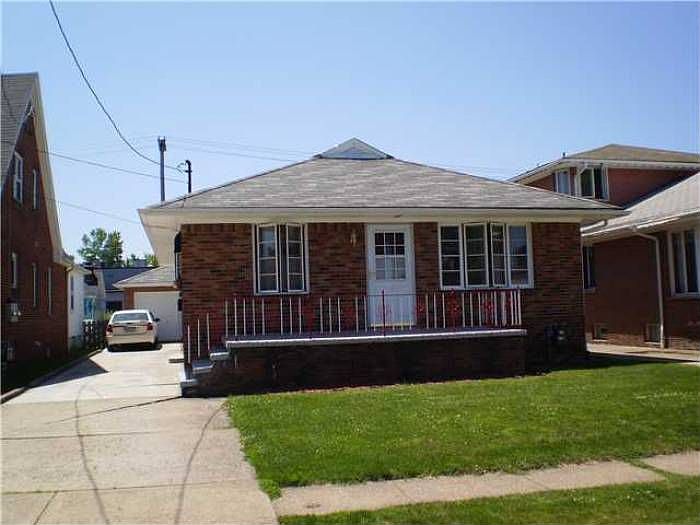 1st image of 19 E Milnor Ave