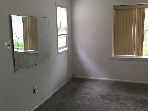 3rd image of 315 N Scott Ave