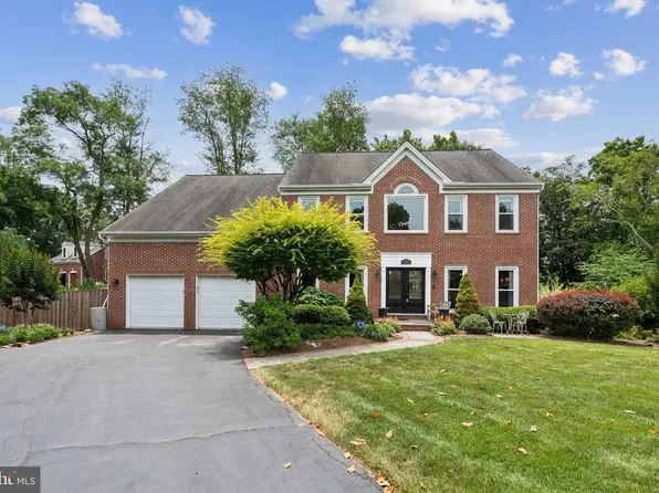 9907 Chappell Ln, Vienna, VA 22181