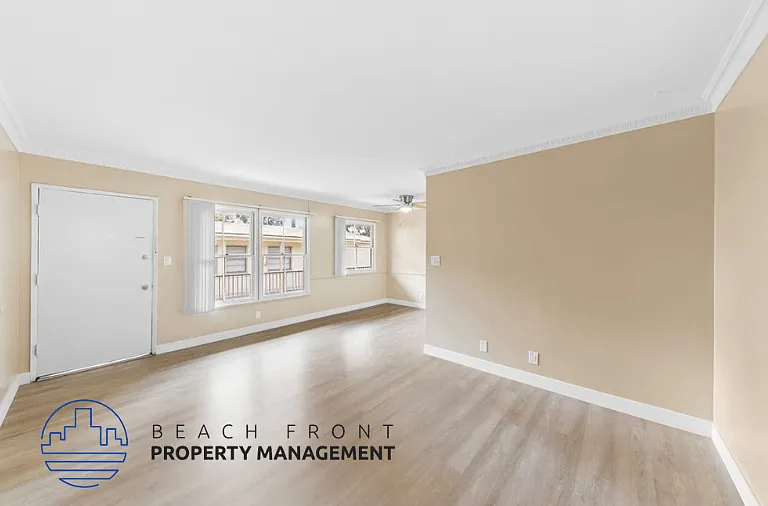 608 W Hyde Park Blvd — Photo 19