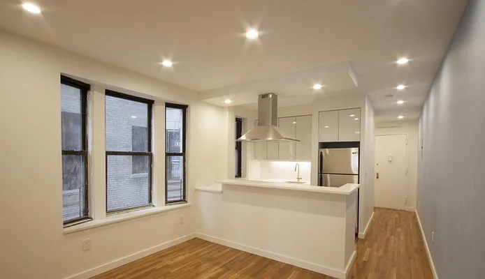 Rented by Bohemia Realty Group | media 19