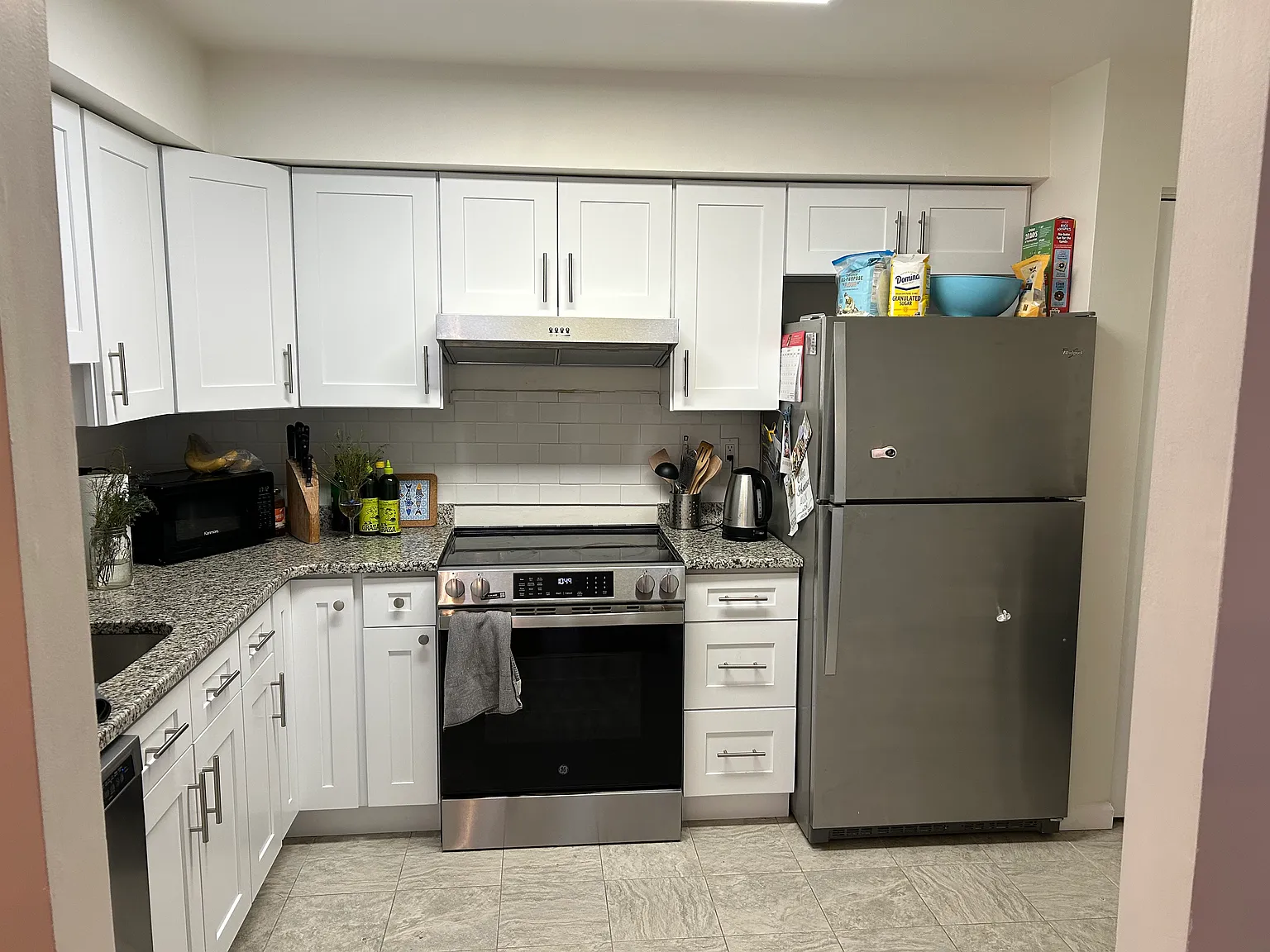 2 bed, 936 sqft, $2,400 — Photo 3