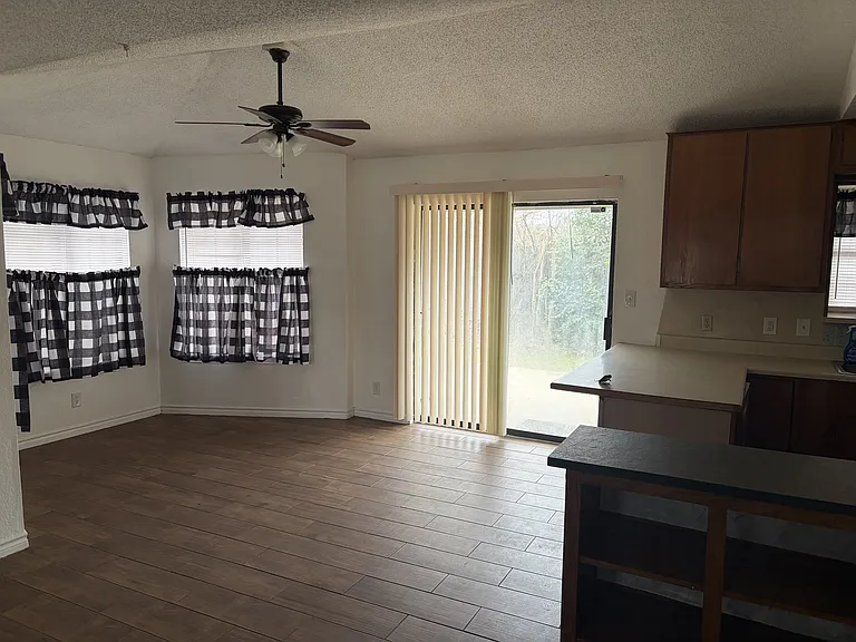 3271 Beevers Cir — Photo 1