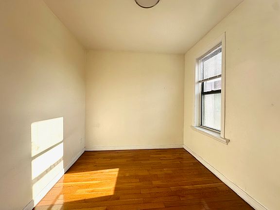 5th image of 38-12 Astoria Blvd S #11