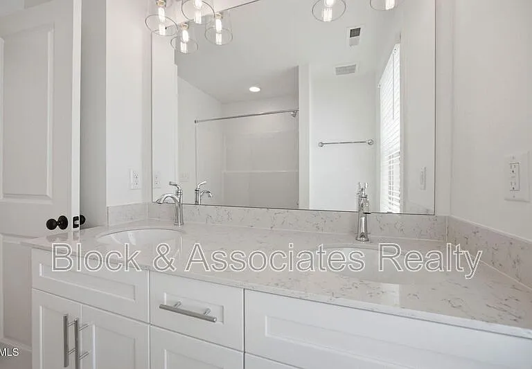 2815-103 Wilcox Pl — Photo 22
