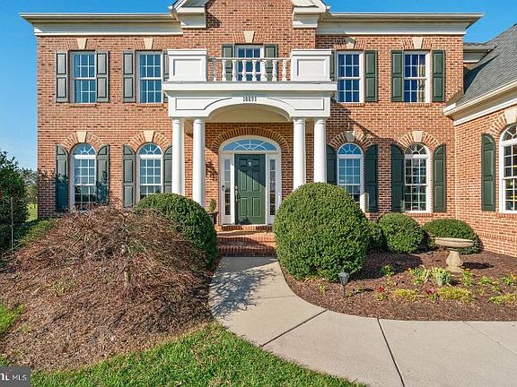 2nd image of 10891 Meadow Walk Ln