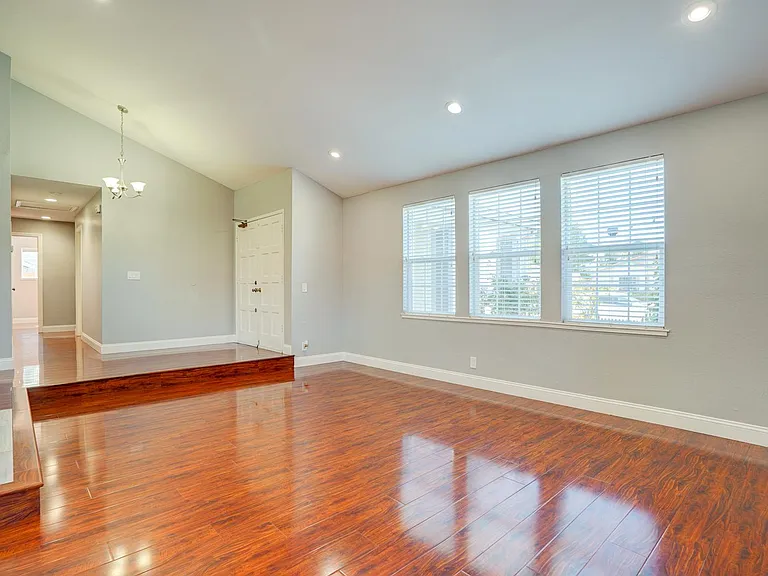1644 Peachwood Dr — Photo 18