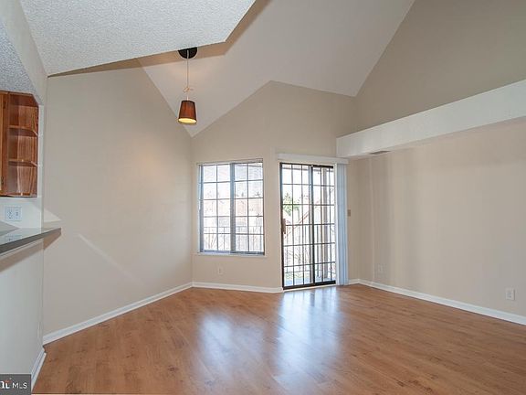 3rd image of 6008F Curtier Dr #F