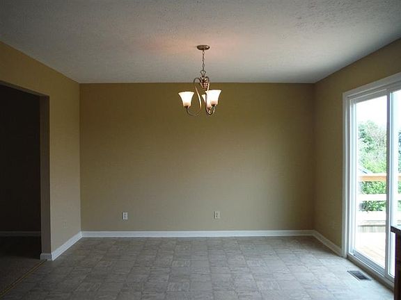 4th image of 440 Southbrook Dr