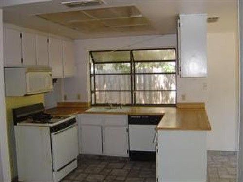 2nd image of 3321 Hogarth Dr