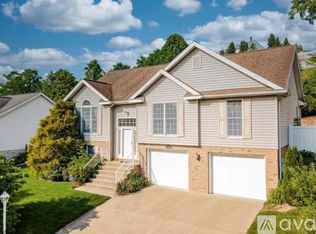 1466 Lakeland Ave, Morgantown, WV 26505