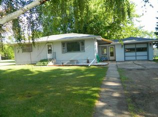 613 4th Ave, Reynolds, ND 58275