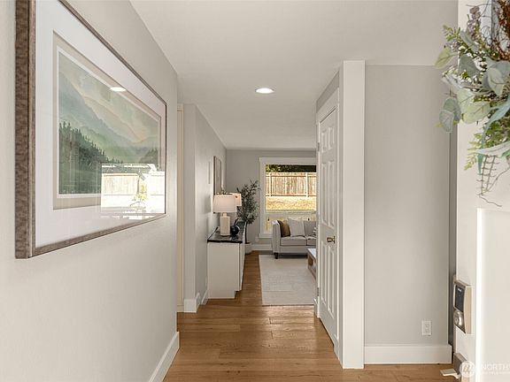 3rd image of 4253 189th Avenue SE
