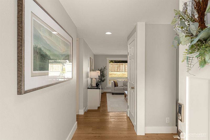 3rd image of 4253 189th Avenue SE