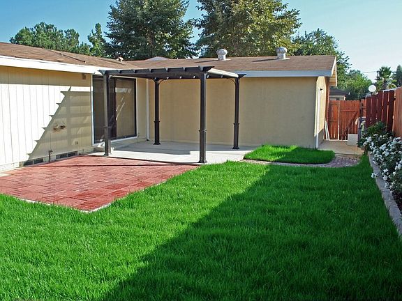 Nice yard freshly landscaped.