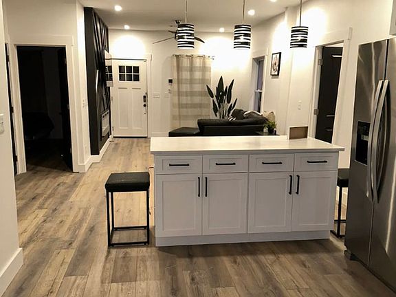 2nd image of 1104 Welch St SW