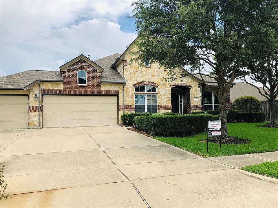 1st image of 26210 Wooded Hollow Ln