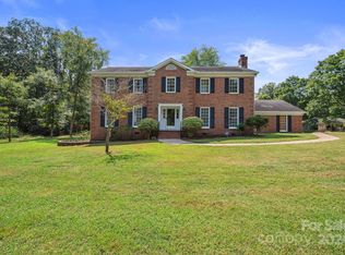 10238 Woodview Cir, Charlotte, NC 28277