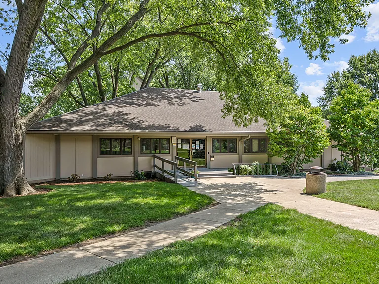 713 Acadia Ct — Photo 28