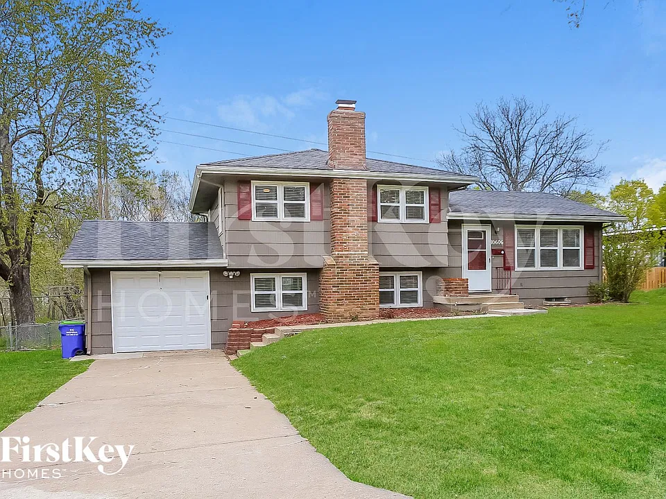 10606 W 71st Pl