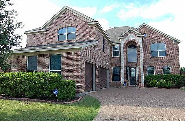 1st image of 832 Royal Crest Ct