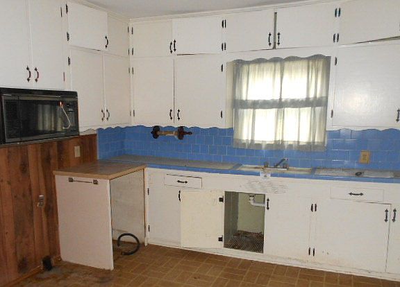 3rd image of 2335 Oaklawn Ave