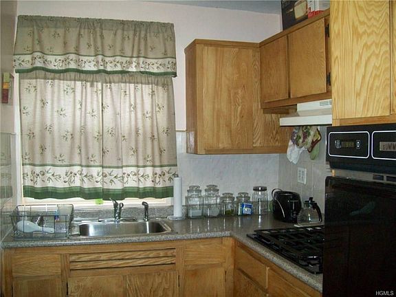 3rd image of 3215 Olinville Ave APT 5C