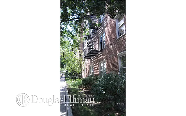 Sold by Douglas Elliman | media 19