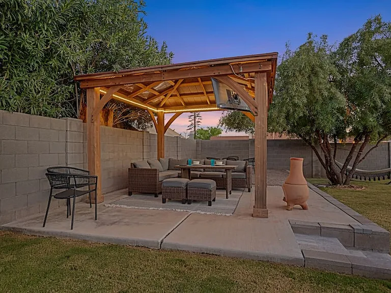 2357 S Davis Cir — Photo 8