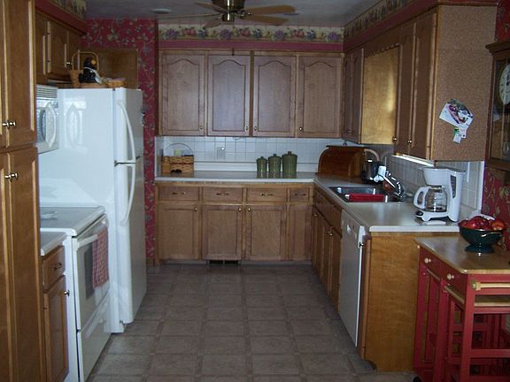Kitchen with appliances