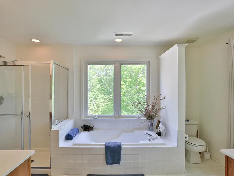 15979 Cove Ln — Photo 9