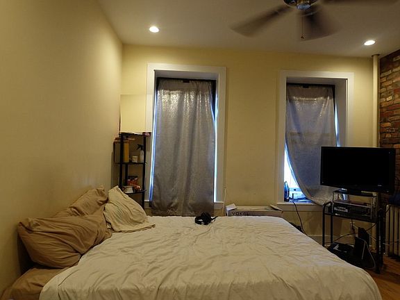 4th image of 424 E 162nd St APT 2E