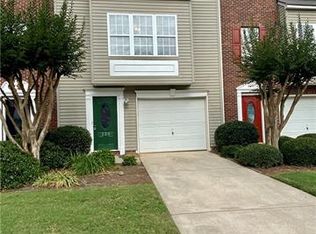 320 Rock Ridge Ln, Mount Holly, NC 28120