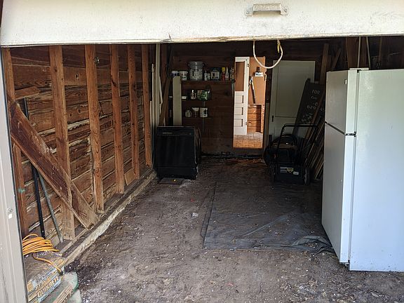 4th image of 1064 W Frey St
