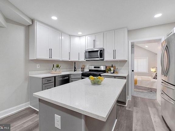 2nd image of 4035 Benning Rd NE