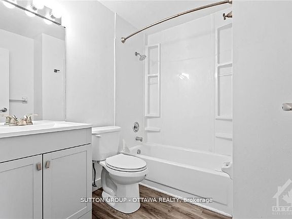 4th image of 244 Westhaven Cres