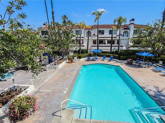 2nd image of 2931 Plaza Del Amo Unit 51